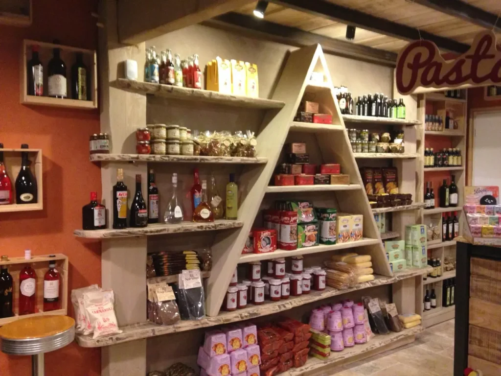 Réalisation épicerie en bois et fer